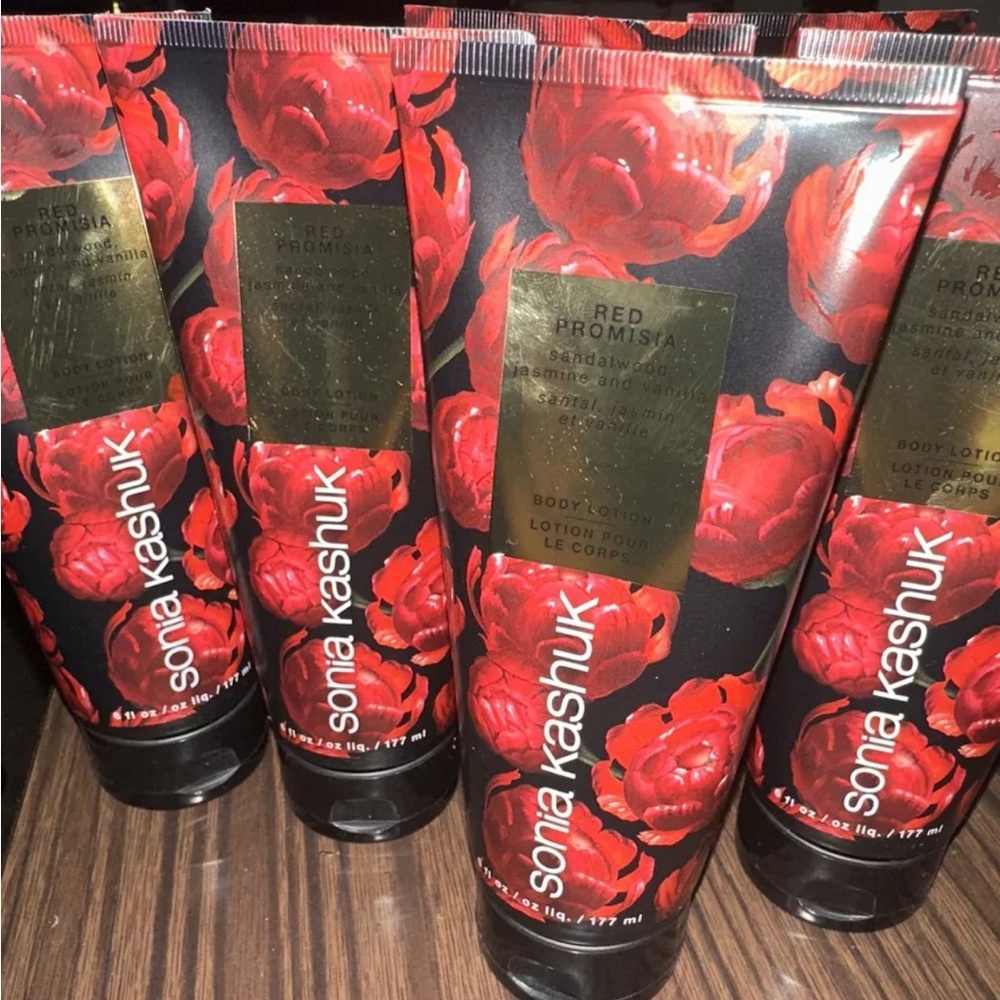 SONIA KASHUK RED PROMISIA BODY LOTION 6 OZ. - NEW!